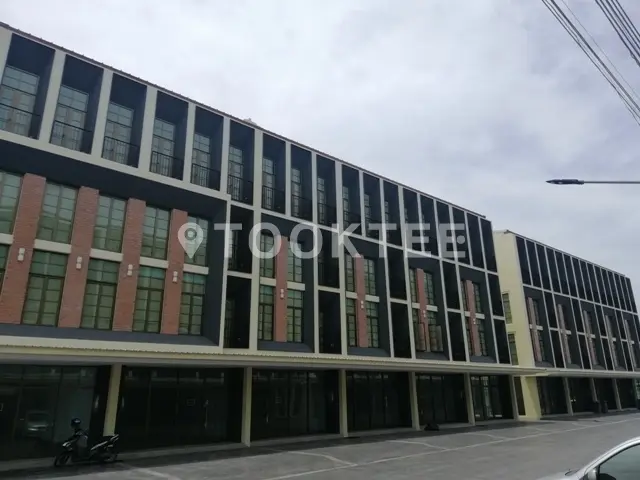 เดอะ โกลวิ่ง บางปู